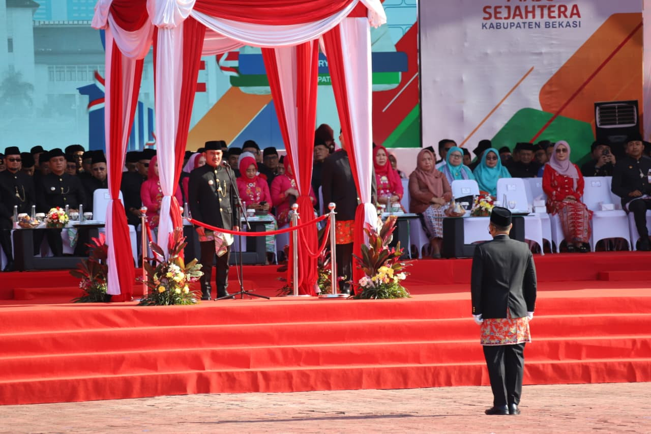 Bupati Ade Kuswara Kunang Pimpin Upacara Peringatan Hari Jadi ke-75 Kabupaten Bekasi